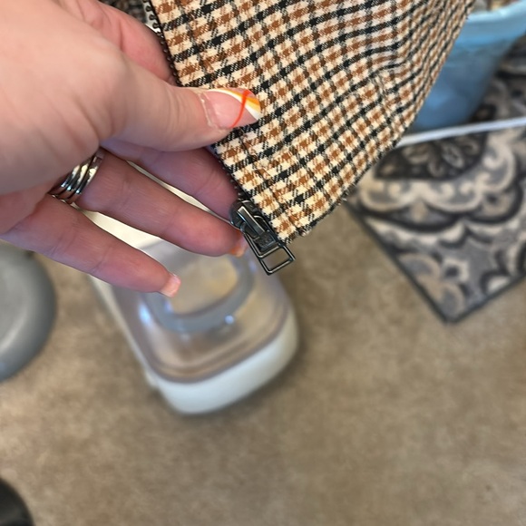 EUC zip plaid medium weight jacket - Picture 3 of 4